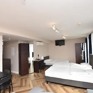 Dukes - Wita Stwosza Apartment