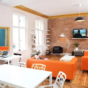 Blooms Boutique Hostal